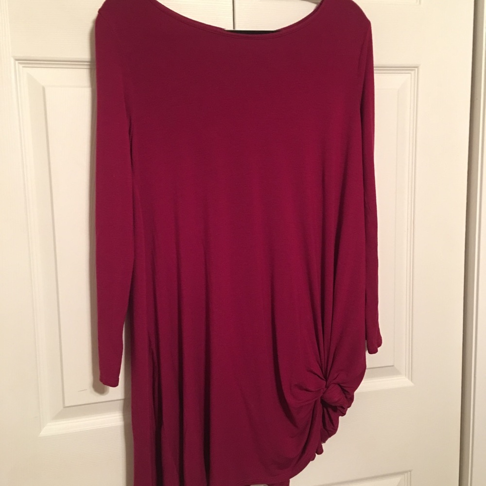 Long sleeved cranberry-colored knotted dress - S